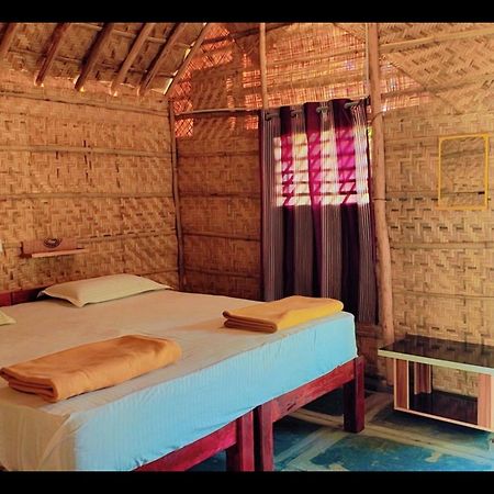 Om Shanti Om Home Stay & Cafe Hampi Exterior foto