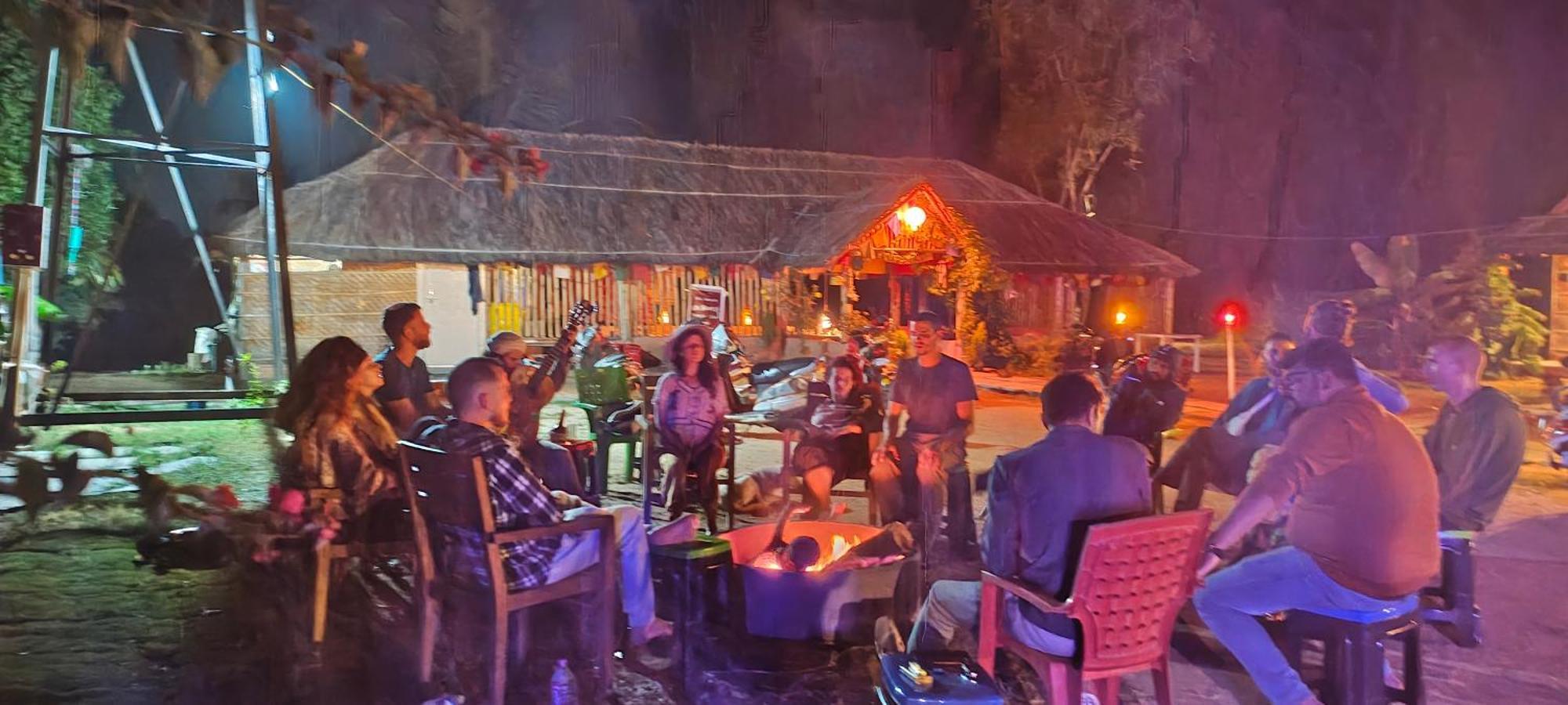 Om Shanti Om Home Stay & Cafe Hampi Exterior foto
